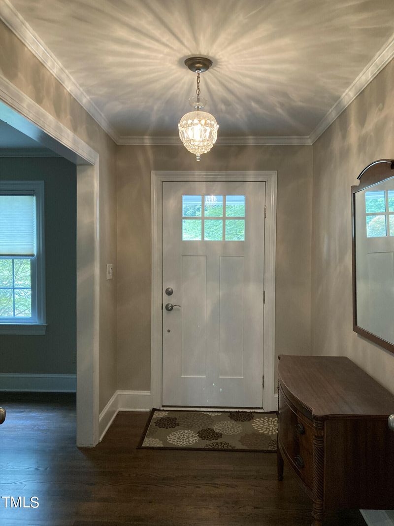 6904 Oak Ridge Dr, Raleigh, NC 27612