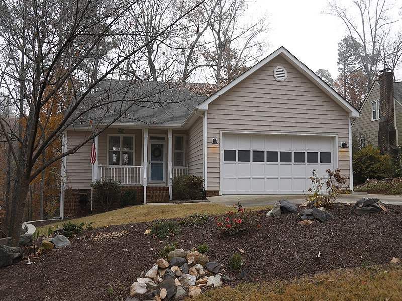 6904 Spring Dr, Raleigh, NC 27613