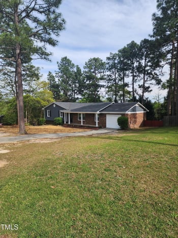 6905 Pine Creek Ct, Fayetteville, NC 28314