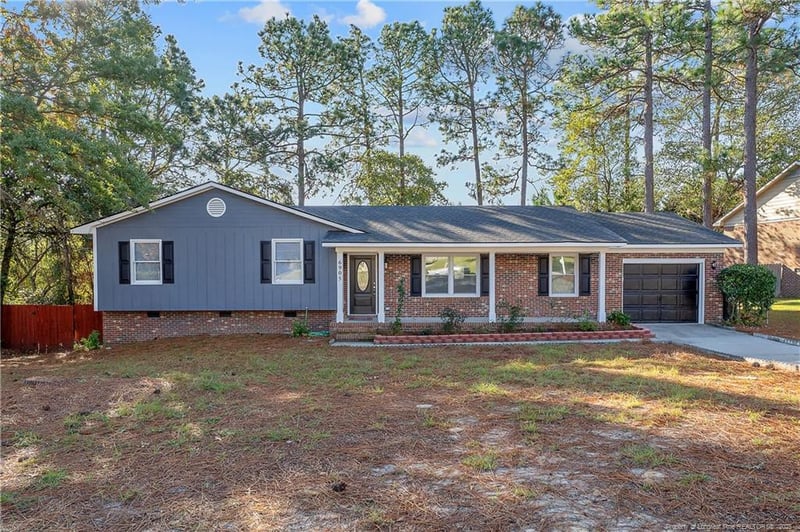 6905 Pine Creek Ct, Fayetteville, NC 28314