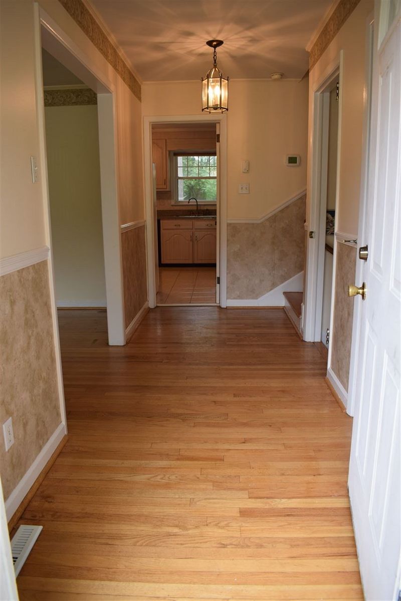 6908 Holly Dr, Raleigh, NC 27615