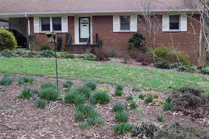 6908 Justice Dr, Raleigh, NC 27615