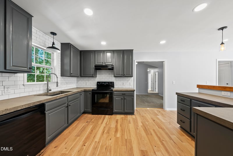 6908 Longridge Dr, Raleigh, NC 27603