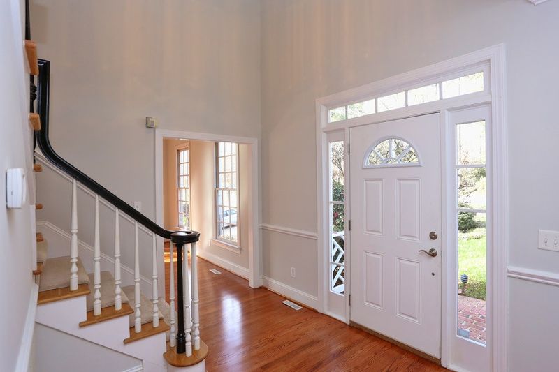 6909 Knotty Pine Dr, Chapel Hill, NC 27517