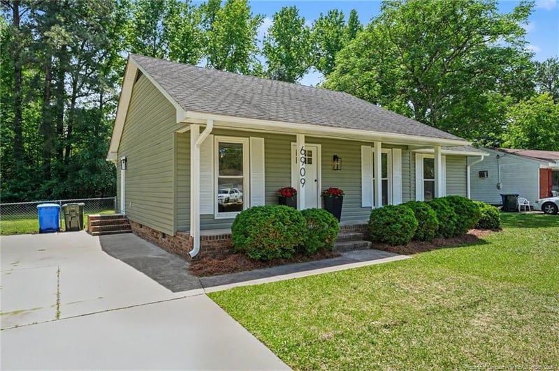 6909 Media Dr, Fayetteville, NC 28314