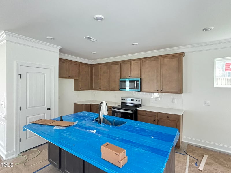 691 Highview Dr, Benson, NC 27504