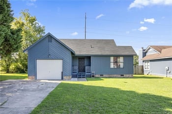 6913 Candlewood Dr, Fayetteville, NC 28314
