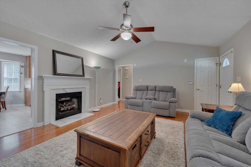 6913 Longridge Dr, Raleigh, NC 27603