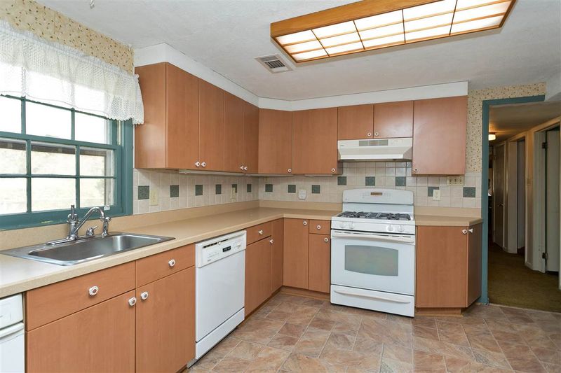 6915 Holly Springs Rd, Raleigh, NC 27606