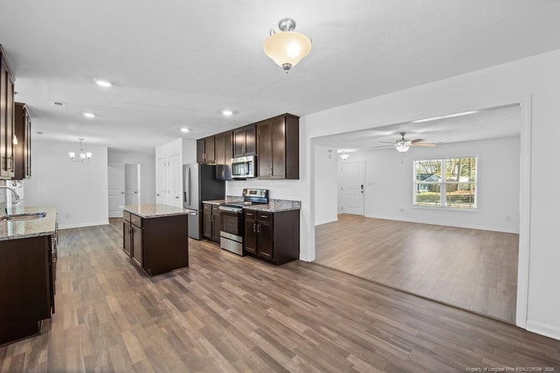 6915 Wickersham Rd, Fayetteville, NC 28314