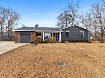 6916 Calamar Dr, Fayetteville, NC 28314