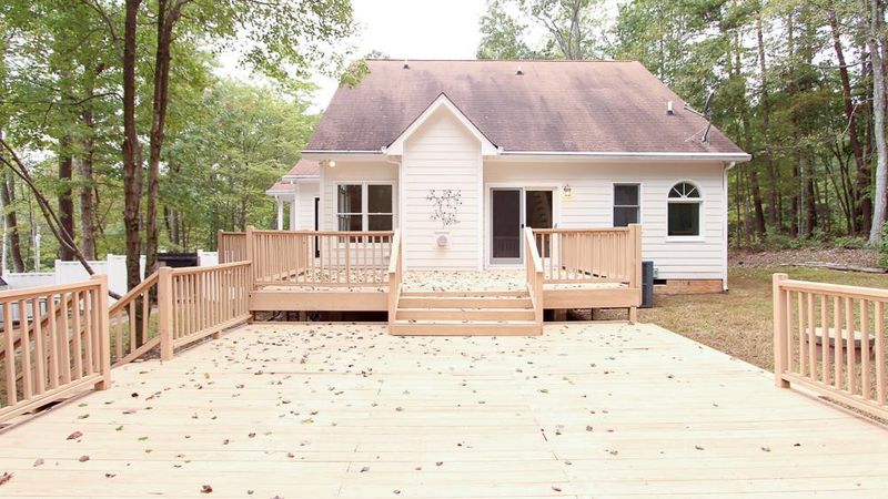 6920 Calais Dr, Durham, NC 27712