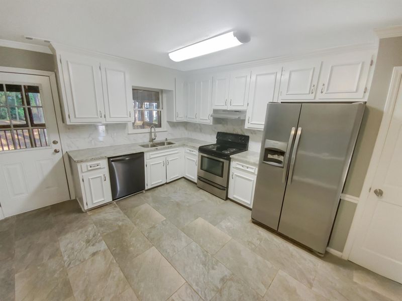 6920 Glendower Rd, Raleigh, NC 27613
