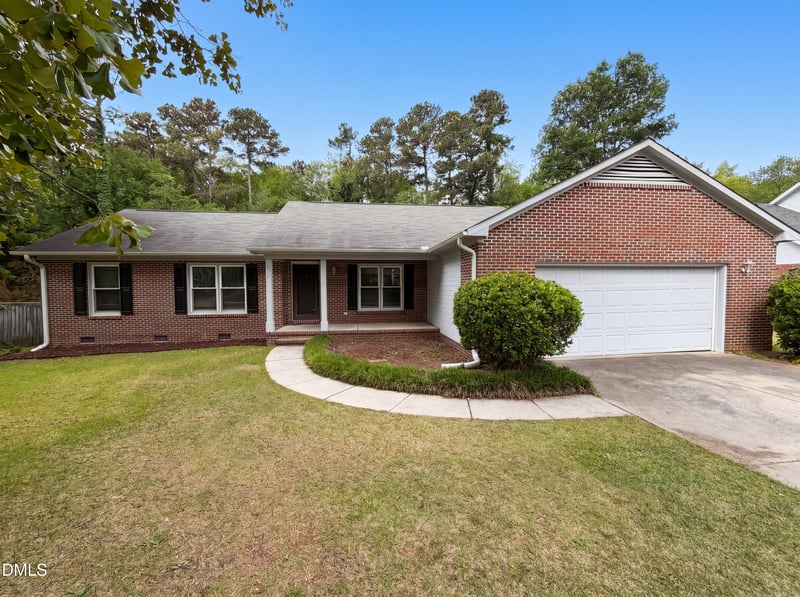 6921 Bone Creek Dr, Fayetteville, NC 28314