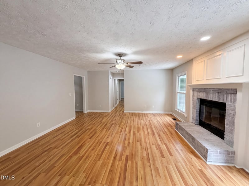 6921 Bone Creek Dr, Fayetteville, NC 28314