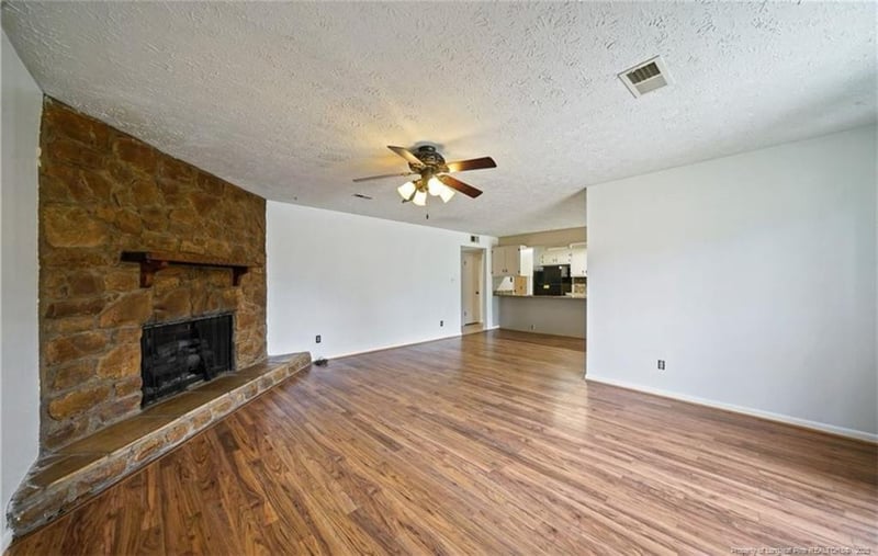 6921 Brockwood St, Fayetteville, NC 28314
