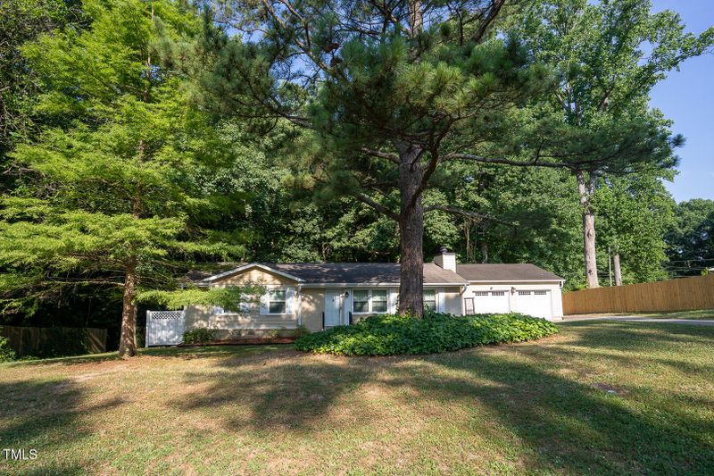 6921 Norton Ln, Raleigh, NC 27616