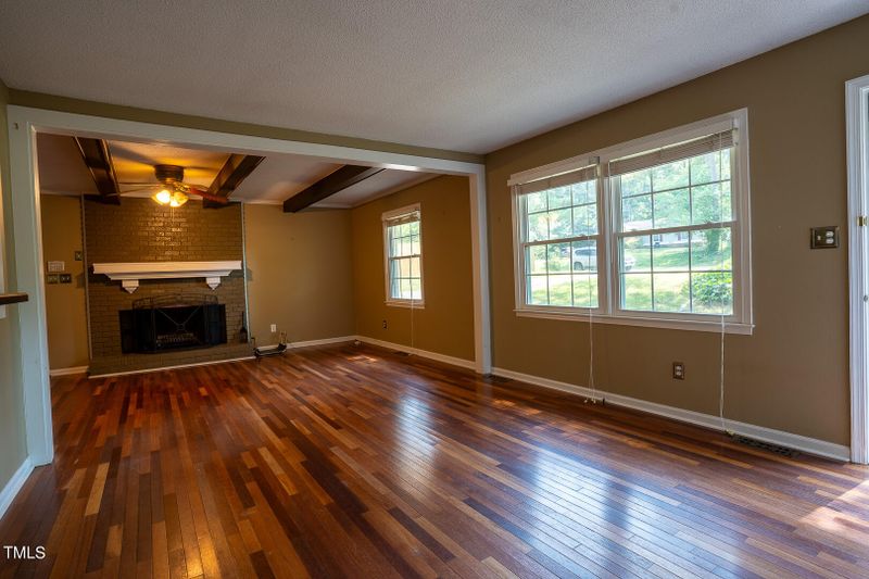 6921 Norton Ln, Raleigh, NC 27616