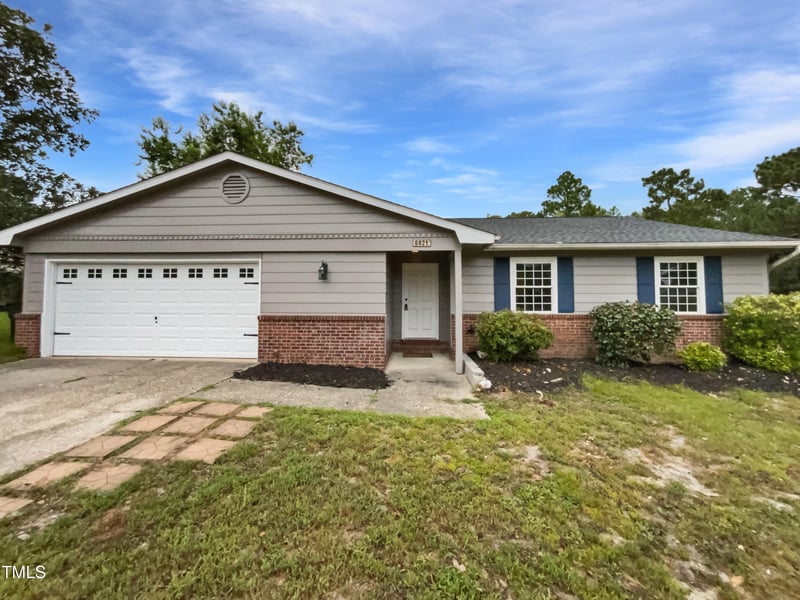 6921 Timbercroft Ln, Fayetteville, NC 28314