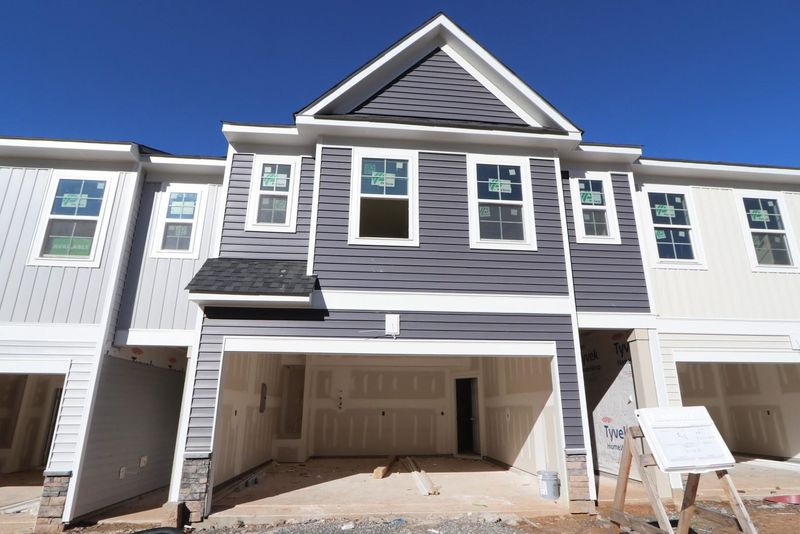 6922 Doddridge Ln #56, Cary, NC 27519