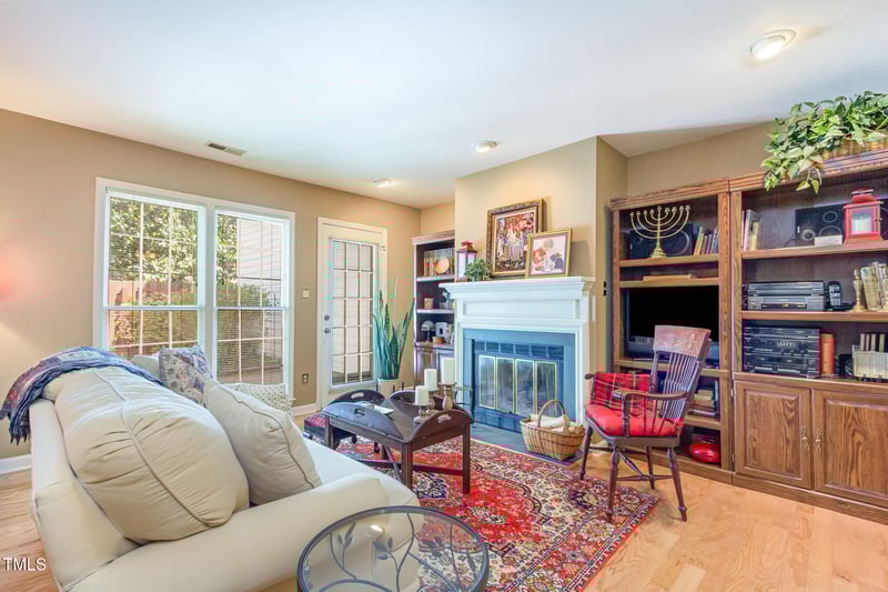 6922 Saxby Ct, Raleigh, NC 27613