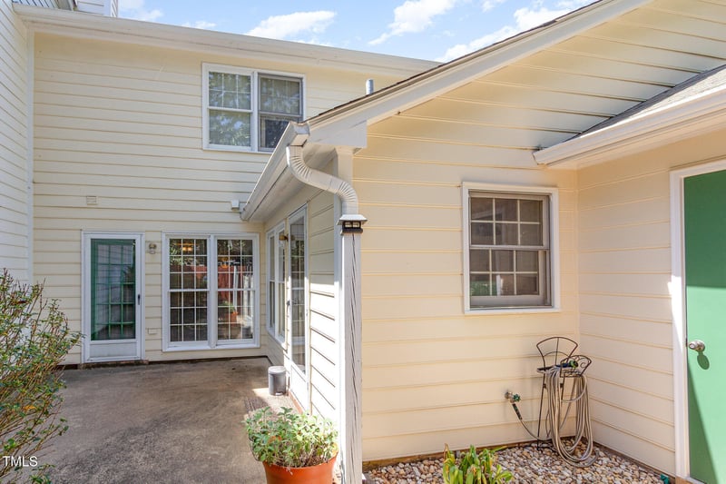 6922 Saxby Ct, Raleigh, NC 27613