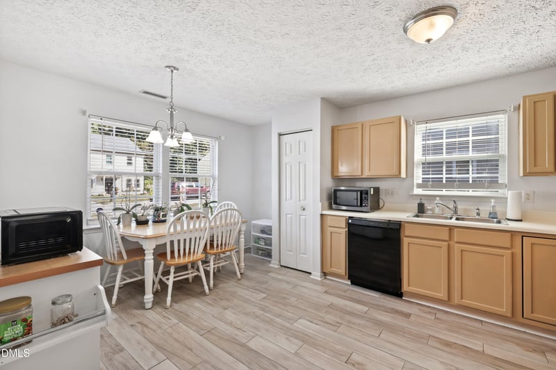 6923 Fox Haven Pl, Raleigh, NC 27616