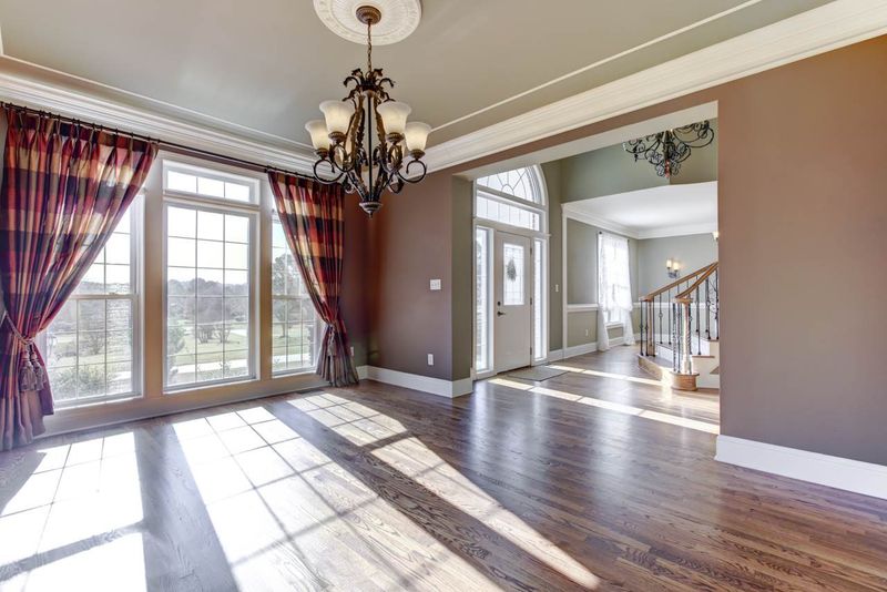 6924 Darcy Ln, Raleigh, NC 27606