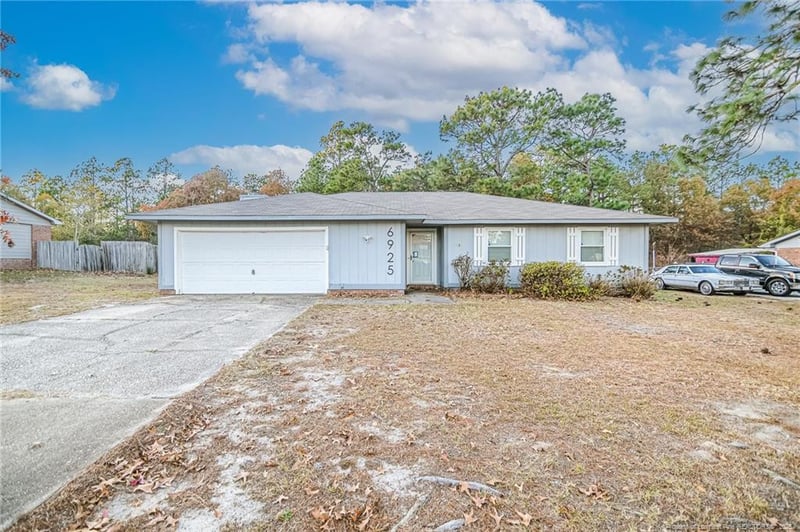 6925 Timbercroft Ln, Fayetteville, NC 28314