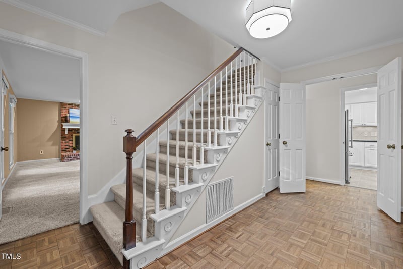 6925 Valley Lake Dr, Raleigh, NC 27612