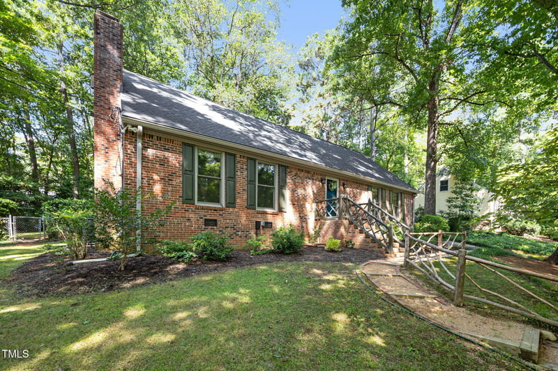 6925 Valley Lake Dr, Raleigh, NC 27612