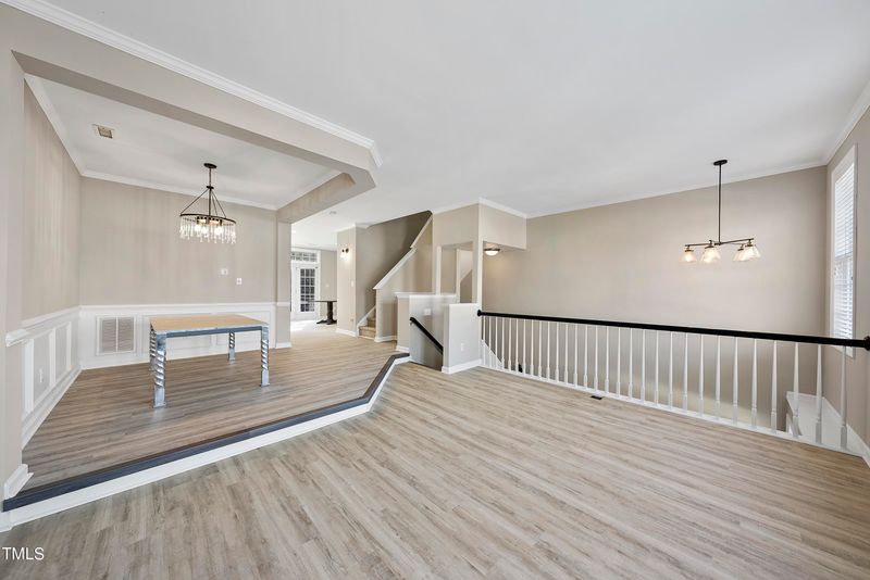 6926 Middleboro Dr, Raleigh, NC 27612