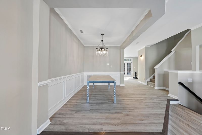 6926 Middleboro Dr, Raleigh, NC 27612