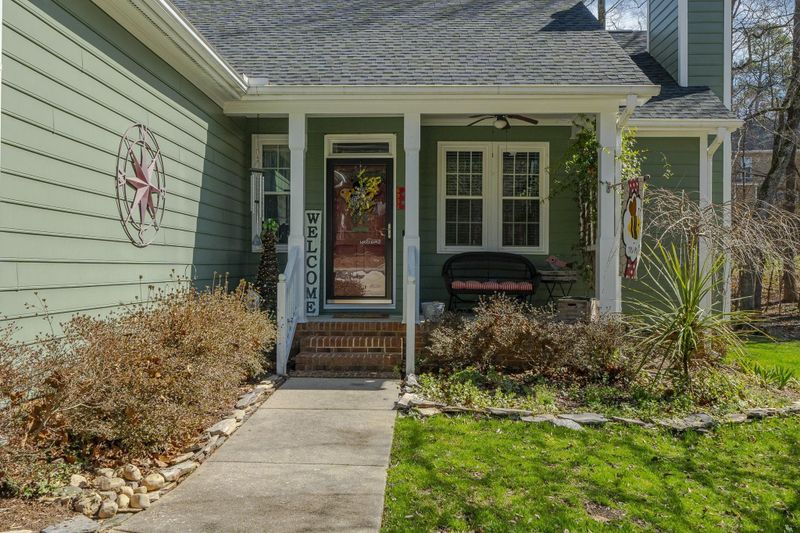 6932 Spring Dr, Raleigh, NC 27613
