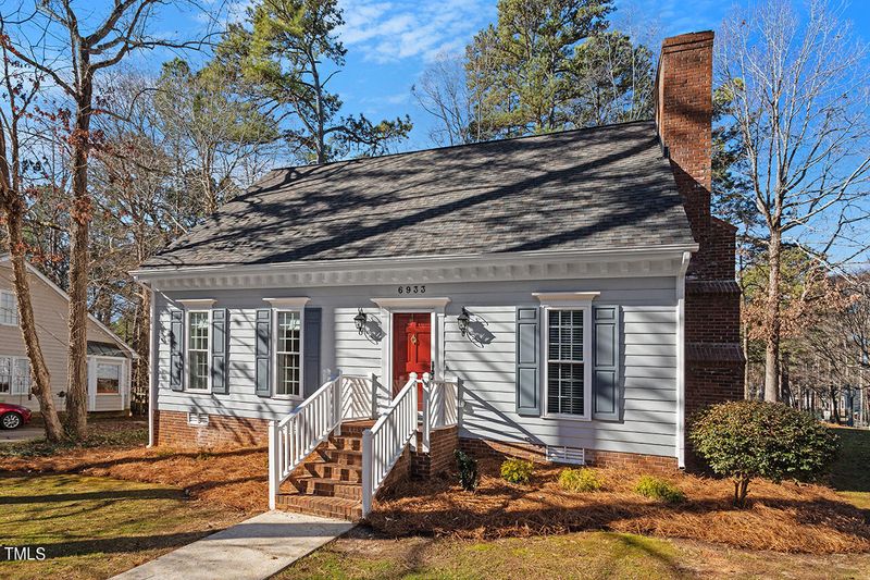 6933 Sandringham Dr, Raleigh, NC 27613