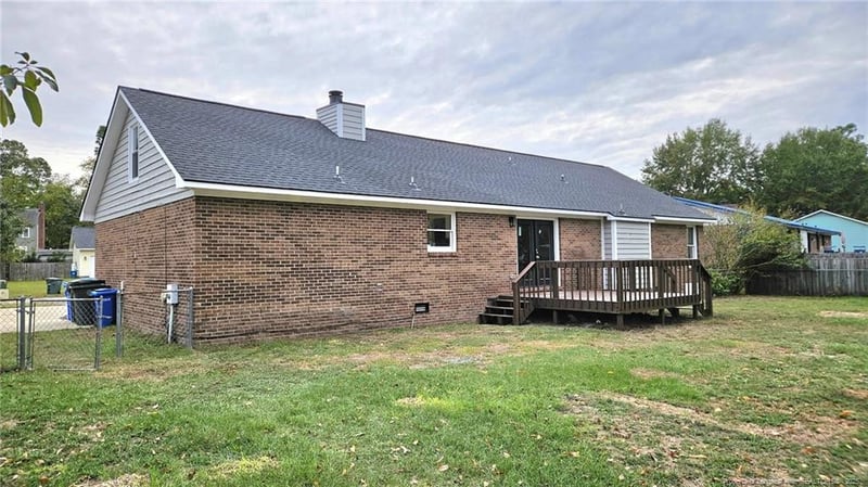 6935 Calamar Dr, Fayetteville, NC 28314