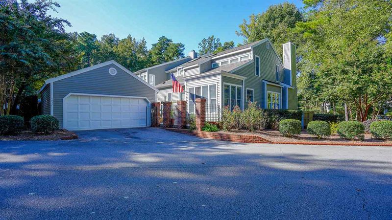 6937 Hunters Way, Raleigh, NC 27615