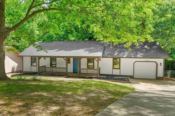 6938 Melbourne Dr, Fayetteville, NC 28314