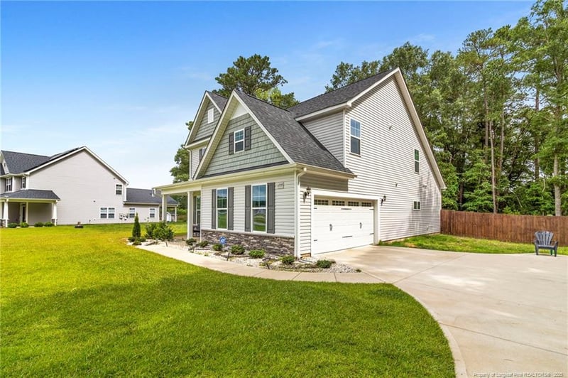 6939 Running Fox Rd, Hope Mills, NC 28348