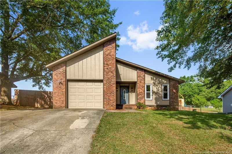 6941 Melbourne Dr, Fayetteville, NC 28314