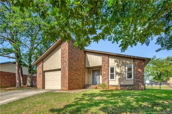 6941 Melbourne Dr, Fayetteville, NC 28314