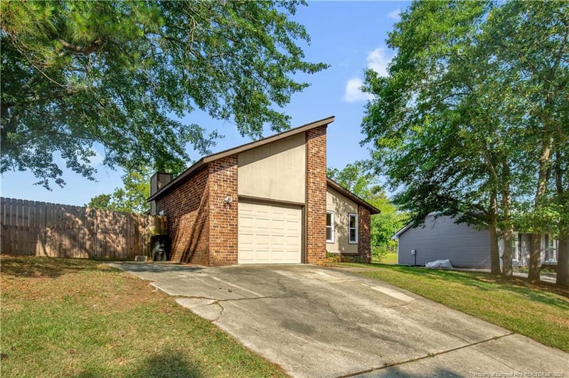 6941 Melbourne Dr, Fayetteville, NC 28314
