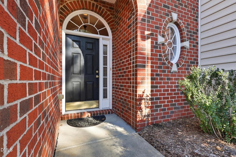 6942 Middleboro Dr, Raleigh, NC 27612