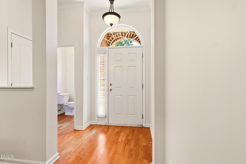 6942 Middleboro Dr, Raleigh, NC 27612