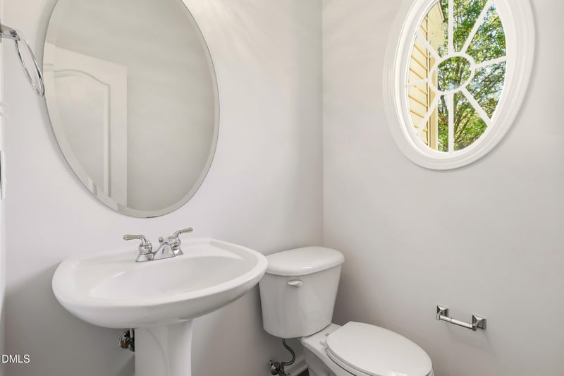 6942 Middleboro Dr, Raleigh, NC 27612