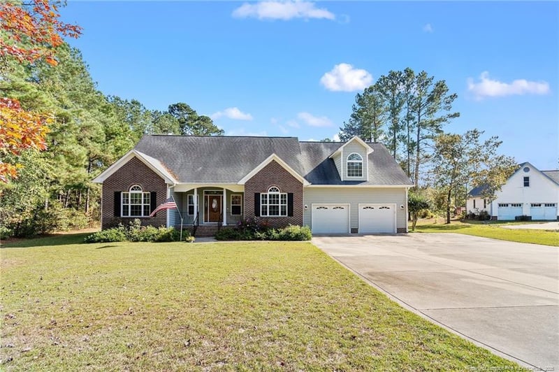 6944 Point East Dr, Fayetteville, NC 28306