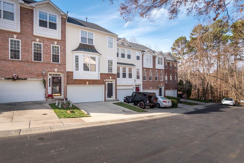 6949 Middleboro Dr, Raleigh, NC 27612
