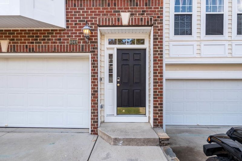 6949 Middleboro Dr, Raleigh, NC 27612