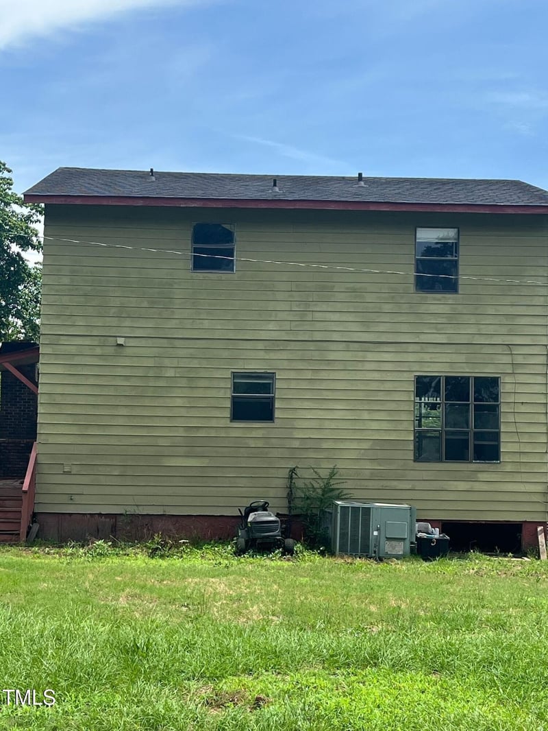 6951 Johnson Rd, Fayetteville, NC 28312