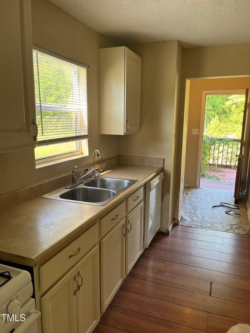 6951 Johnson Rd, Fayetteville, NC 28312